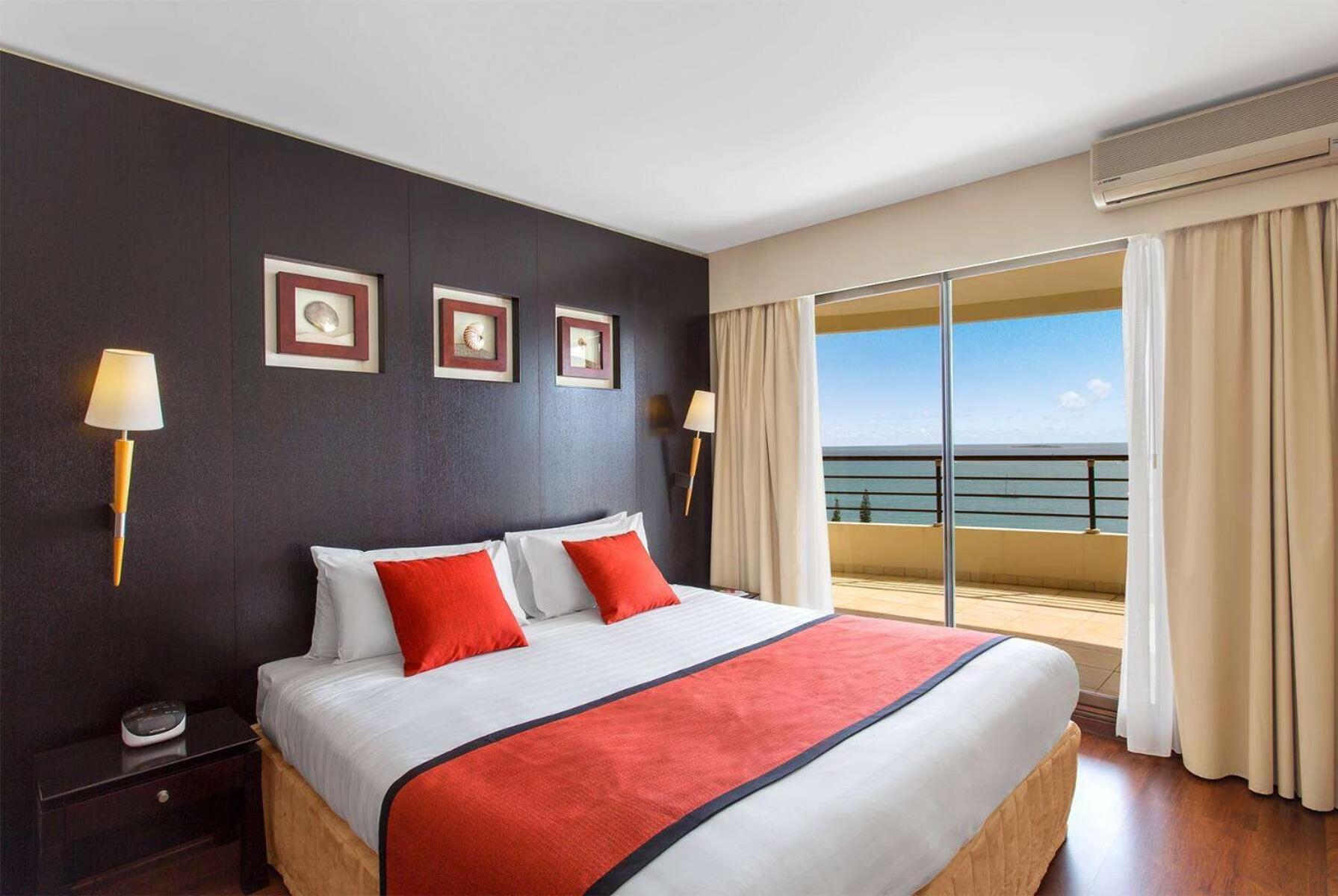 Ramada Hotel & Suites By Wyndham Numea Zewnętrze zdjęcie