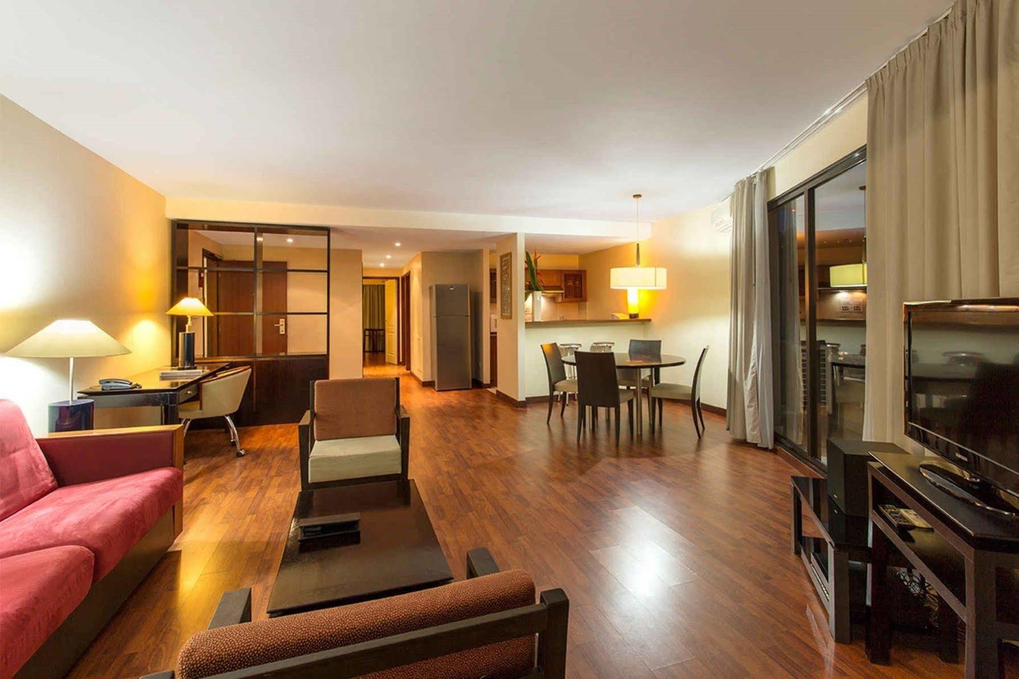 Ramada Hotel & Suites By Wyndham Numea Zewnętrze zdjęcie